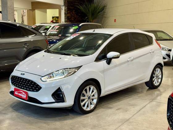 FORD FIESTA 1.6 TI-VCT FLEX TITANIUM POWERSHIFT FORD FIESTA 1.6 TI-VCT FLEX TITANIUM POWERSHIFT
